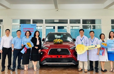 VietinBank trao tặng xe ô tô phục vụ công tác khám, chữa bệnh cho Bệnh viện Sản – Nhi tỉnh Quảng Ngãi